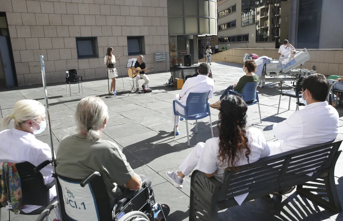 shtar Ruiz i Roger Rossell han amenitzat la sessió de musicoteràpia.
