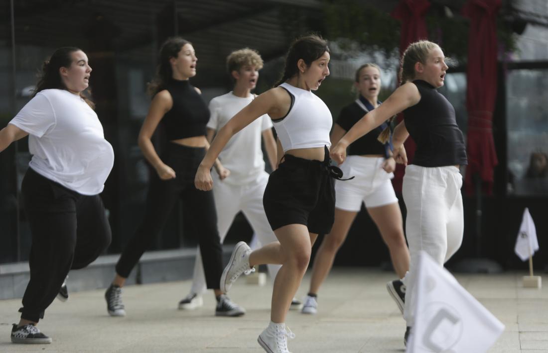 Els sis ballarins de Jo Dansa han preparat ‘La jove revolució’ des de l’1 d’agost. 