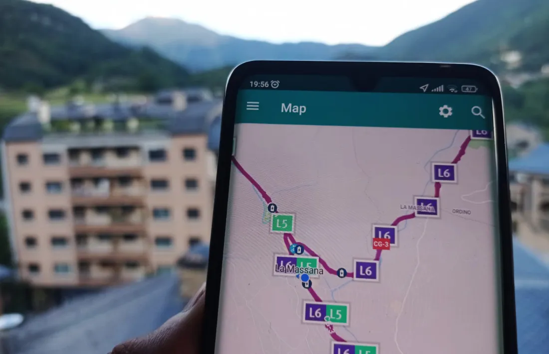 L'aplicació Mou-t-b permet comprar bitllets i abonaments de transport públic.