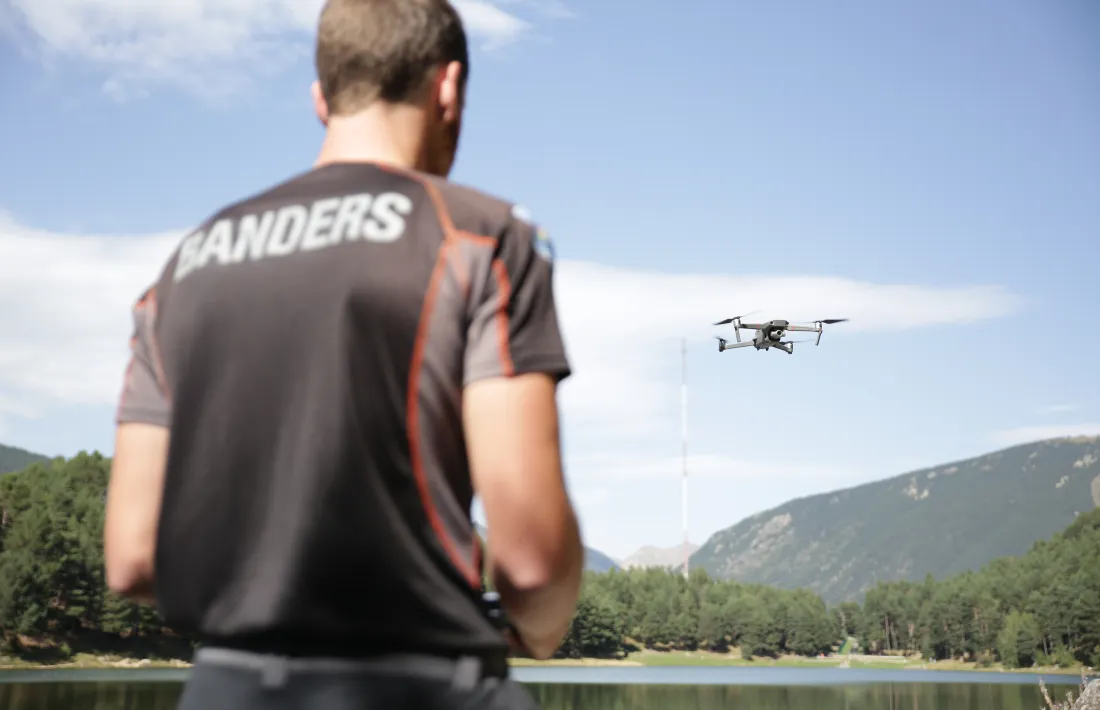 El cos ha fet una demostració sobre el llac d’Engolasters del funcionament de l’aparell.