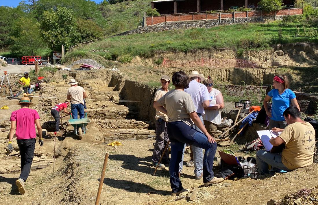 Imatge de les excavacions que es duen a terme a Llívia. 
