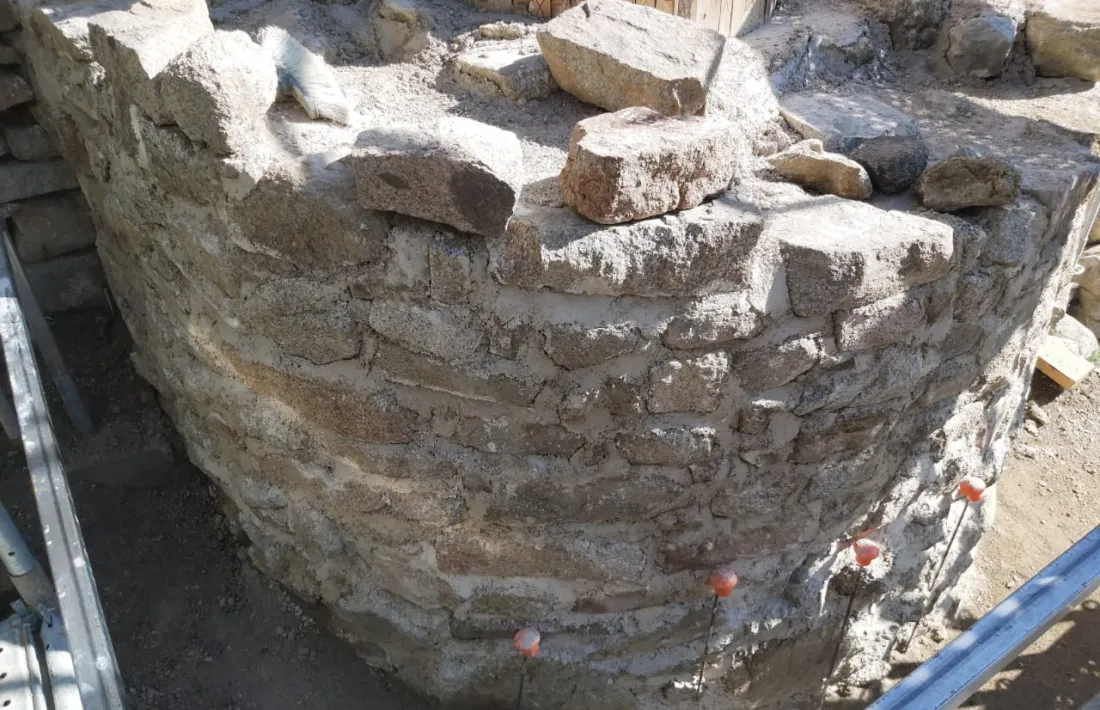 A finals de juny el campanar ja s’havia enfilat un bon parell de metres. Avui ja arriba a la meitat dels 8 metres que fa l’estructura.