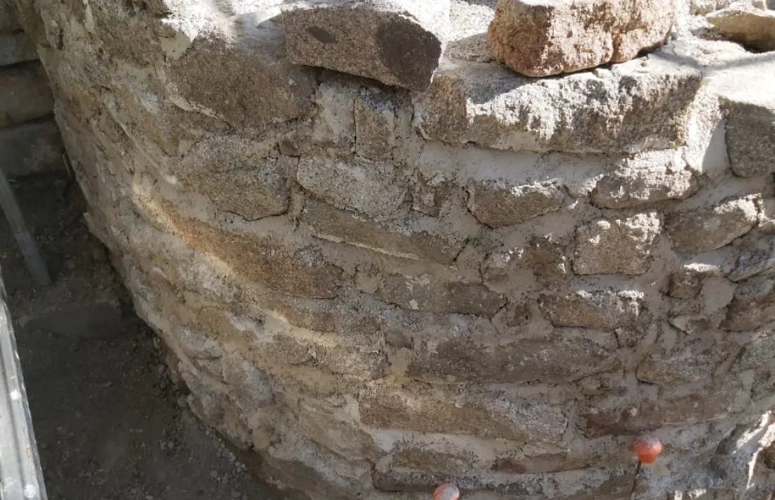 A finals de juny el campanar ja s’havia enfilat un bon parell de metres. Avui ja arriba a la meitat dels 8 metres que fa l’estructura.