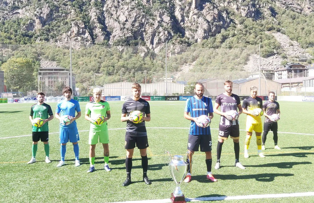 Rodríguez, Pérez, Briega, Rebés, Roca, Fernández, Faysal i Corominas ahir en la presentació de la Lliga.