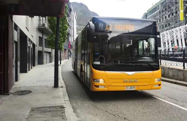 p._09_bus_-_facundo_santana