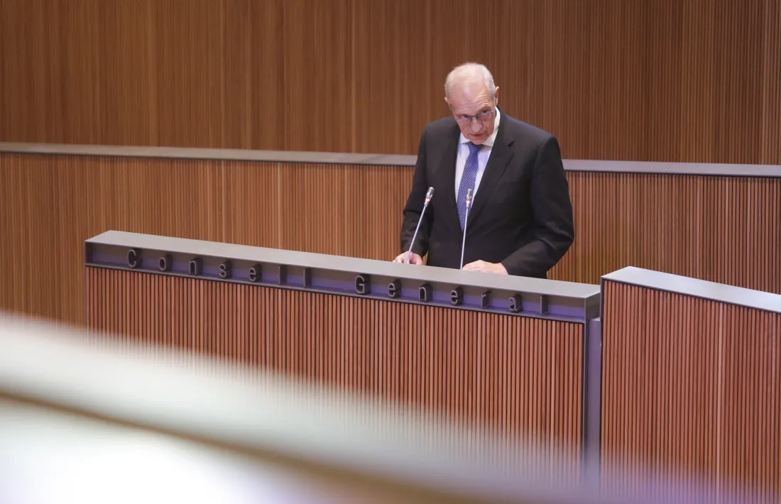 El president del grup parlamentari de Terceravia, Josep Pintat, durant la seva intervenció en la primera jornada del debat d’orientació.