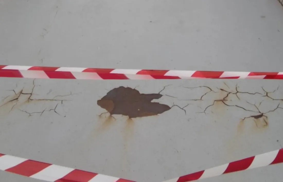 Detall dels aixecats al paviment.