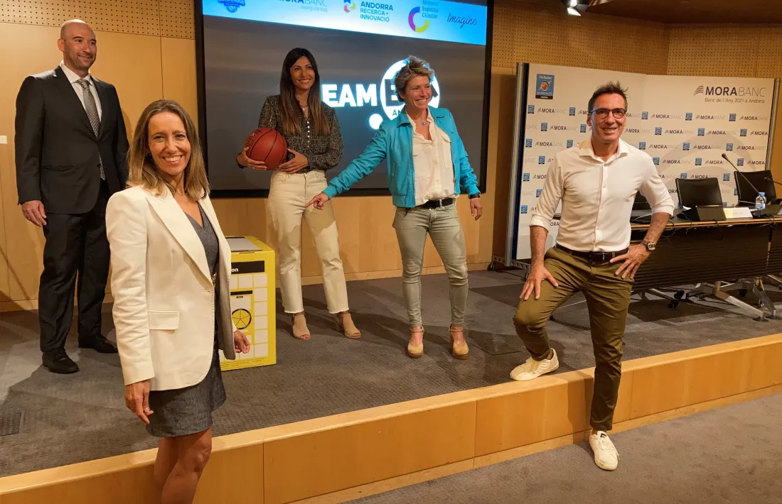 Imatge dels participants en la presentació del futur esdeveniment. 