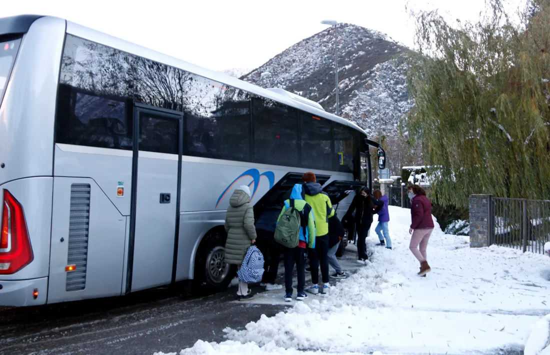 Un autobús escolar que presta servei al Pirineu. 