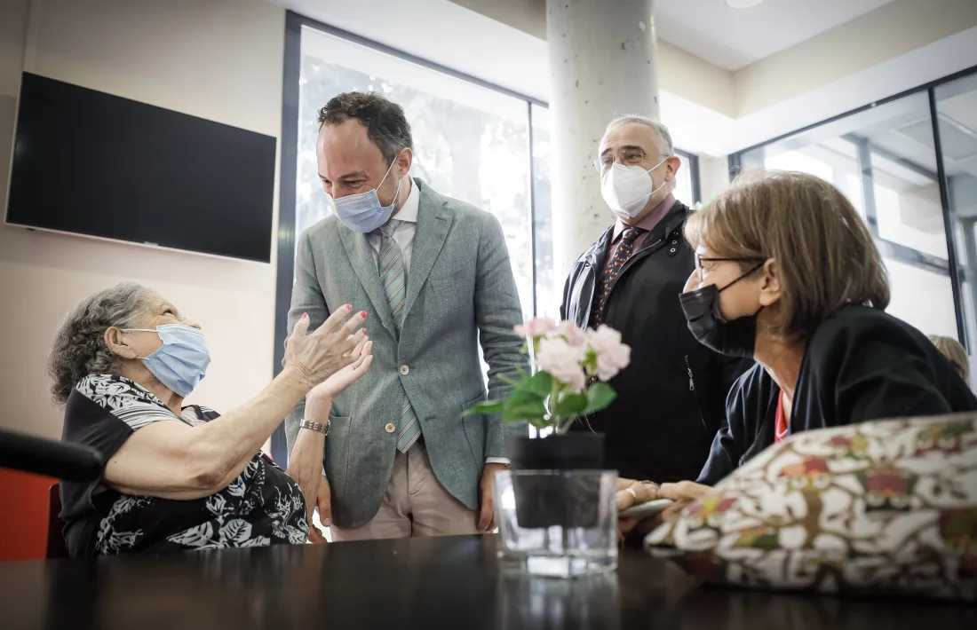 El cap de Govern durant la visita al Cedre per celebrar la festivitat de Meritxell.