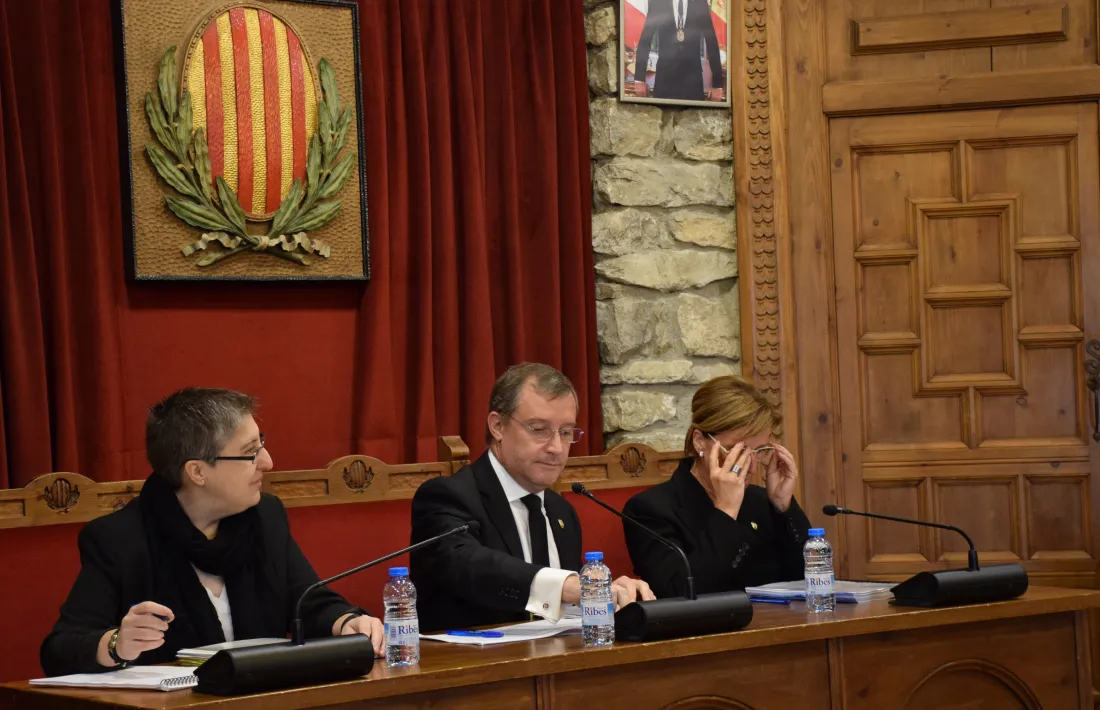 Els cònsols i la secretària durant la sessió de consell d'aquest matí.