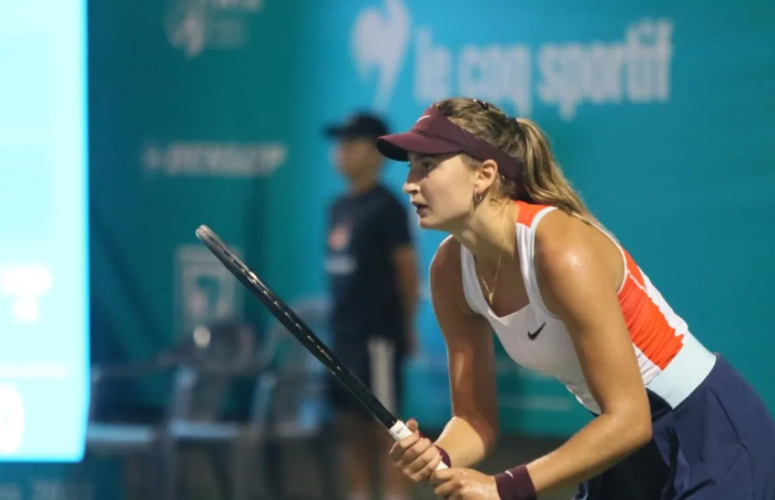 Vicky, contra Rebecca Marino a Seül.