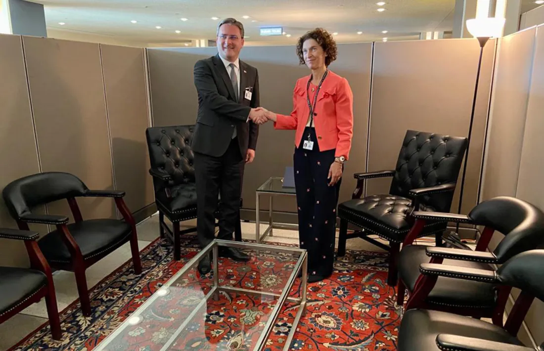 Un moment de la trobada entre la ministra d'Afers Exteriors, Maria Ubach, i el ministre d'Afers Exteriors de Sèrbia, Nikola Selaković.