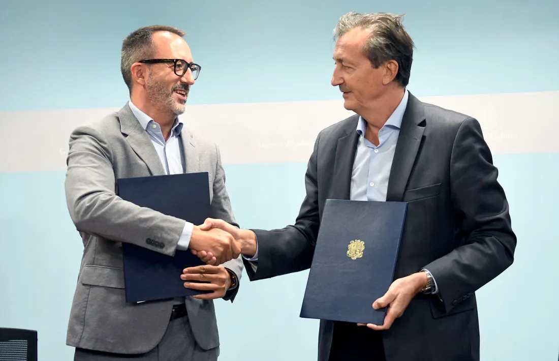 Filloy i Tarrado durant la firma del conveni.