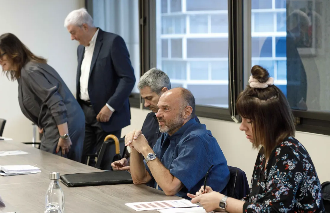 Els representants sindicals Gabriel Ubach i Carla Guinot en una reunió del Consell Econòmic i Social.