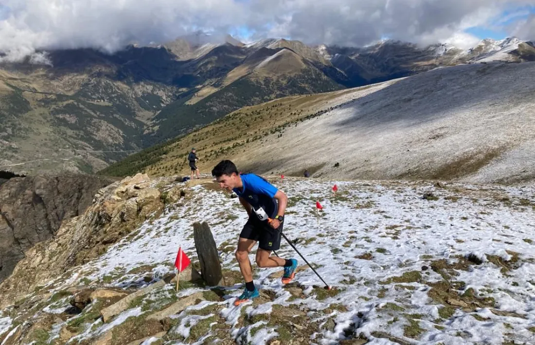 Adrià Bartumeu, l’esquiador de muntanya de la FAM, va guanyar a la Vertical dels Isards i en noies es va imposar Ariadna Fenés.