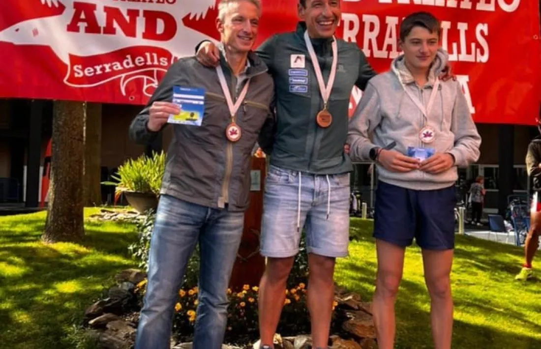 Carlos Fernández, triomf a la triatló.