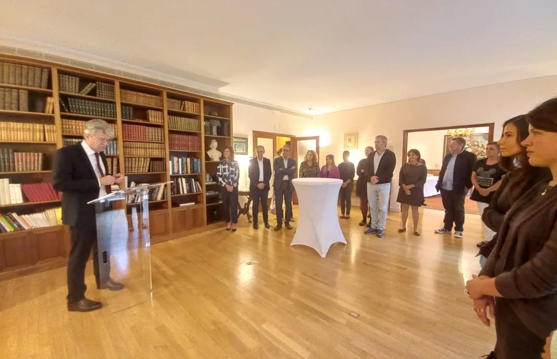 Tribolet en l’acte de presentació de les tres assistents en llengua francesa, avui.
