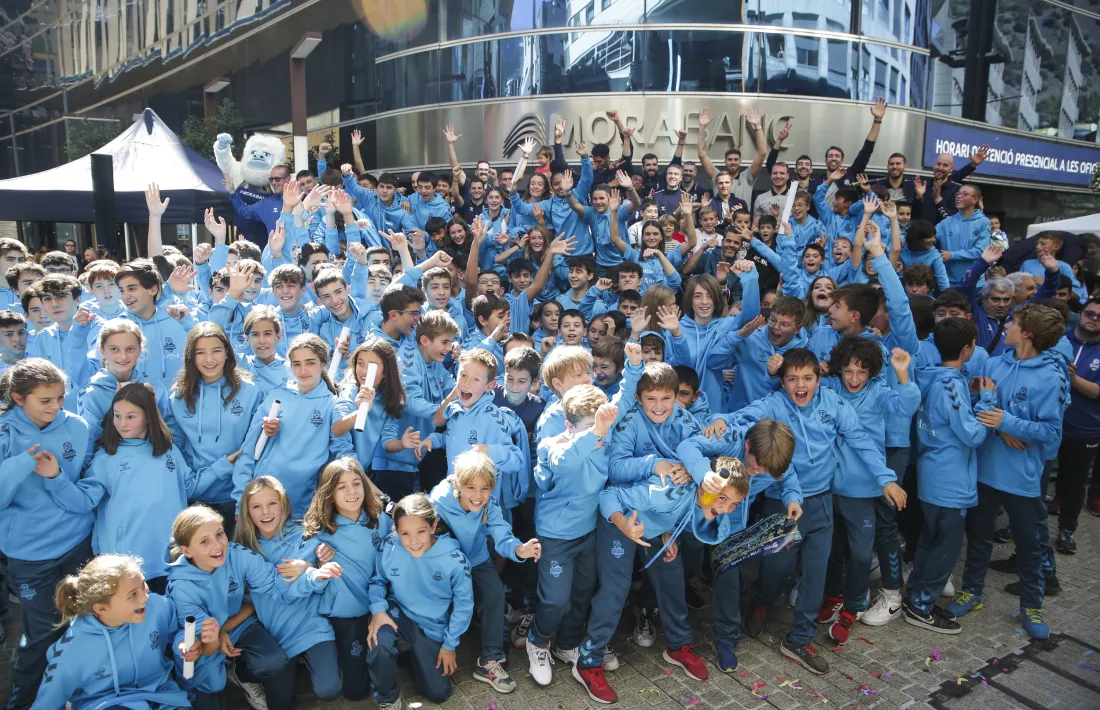 El club també va presentar els equips de base.