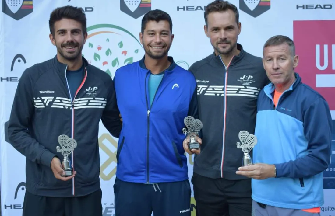 Els campions i sotscampions del primer torneig de pàdel de la federació.