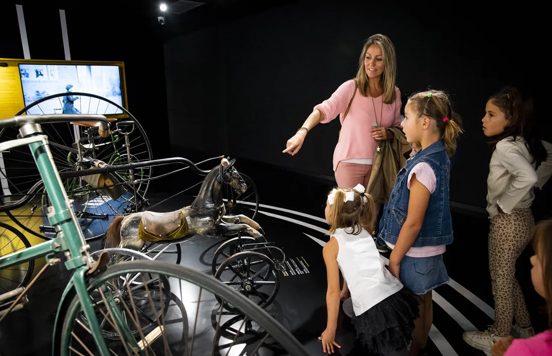 L’espai exposa 88 dels prop de tres centenars de bicicletes de la col·lecció Riberaygua.