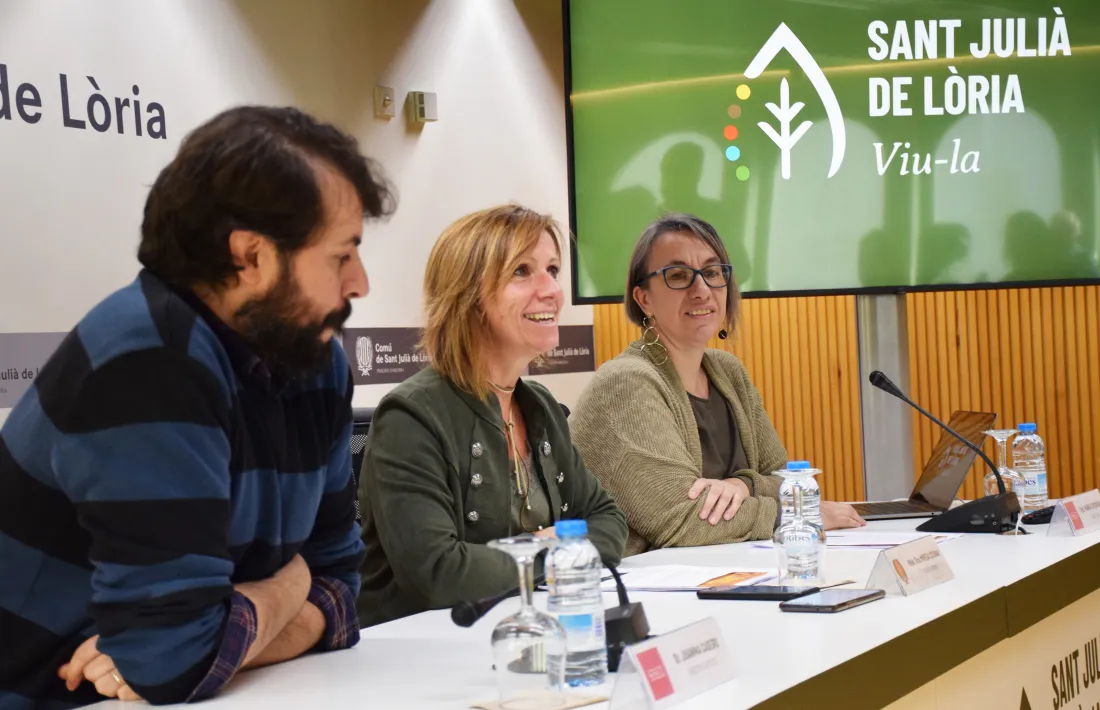 Casero, Codina i Perpiñan en la presentació del primer festival de teatre al carrer.