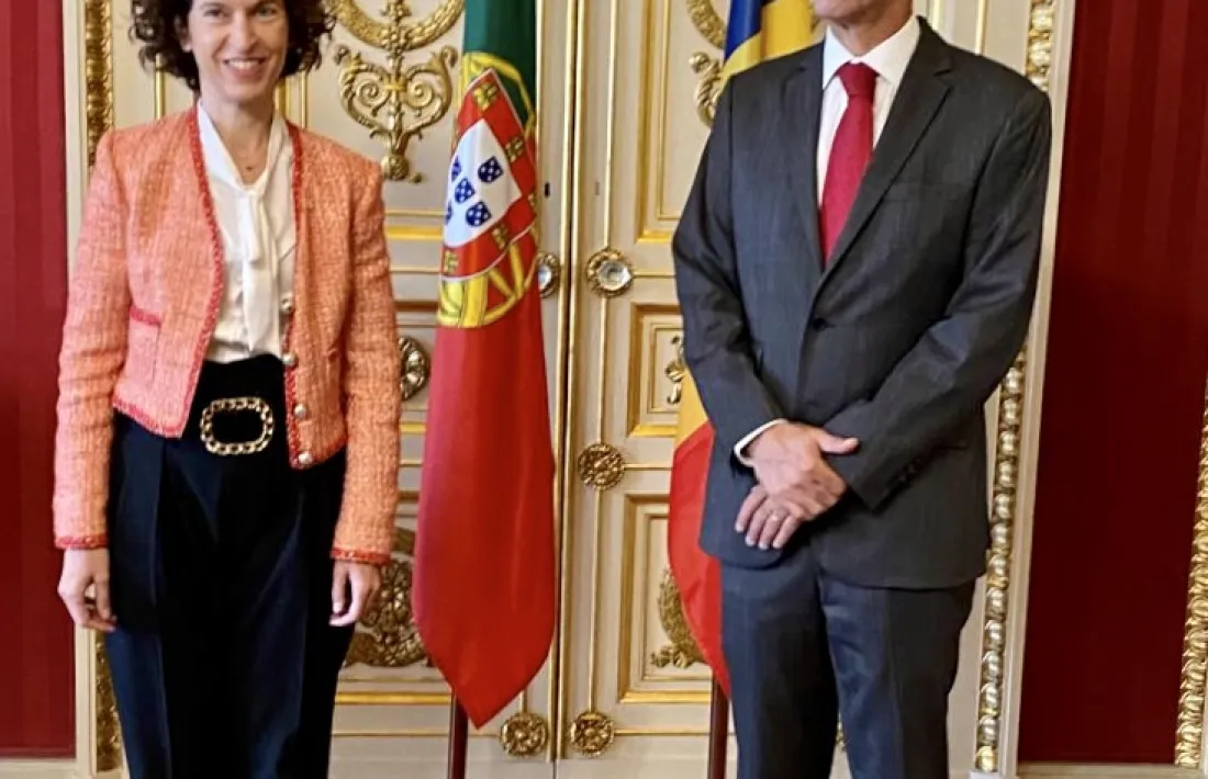 La ministra d'Afers Exteriors, Maria Ubach, amb el seu homòleg portuguès,  João Gomes Cravinho.