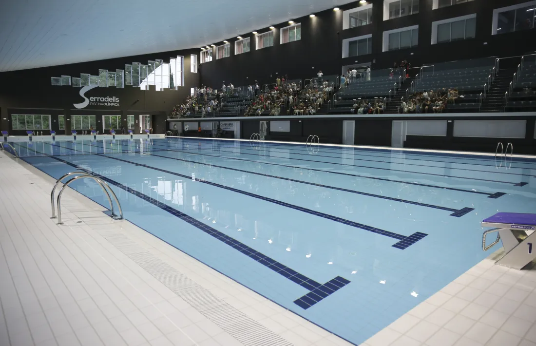 La piscina dels Serradells, completament remodelada.