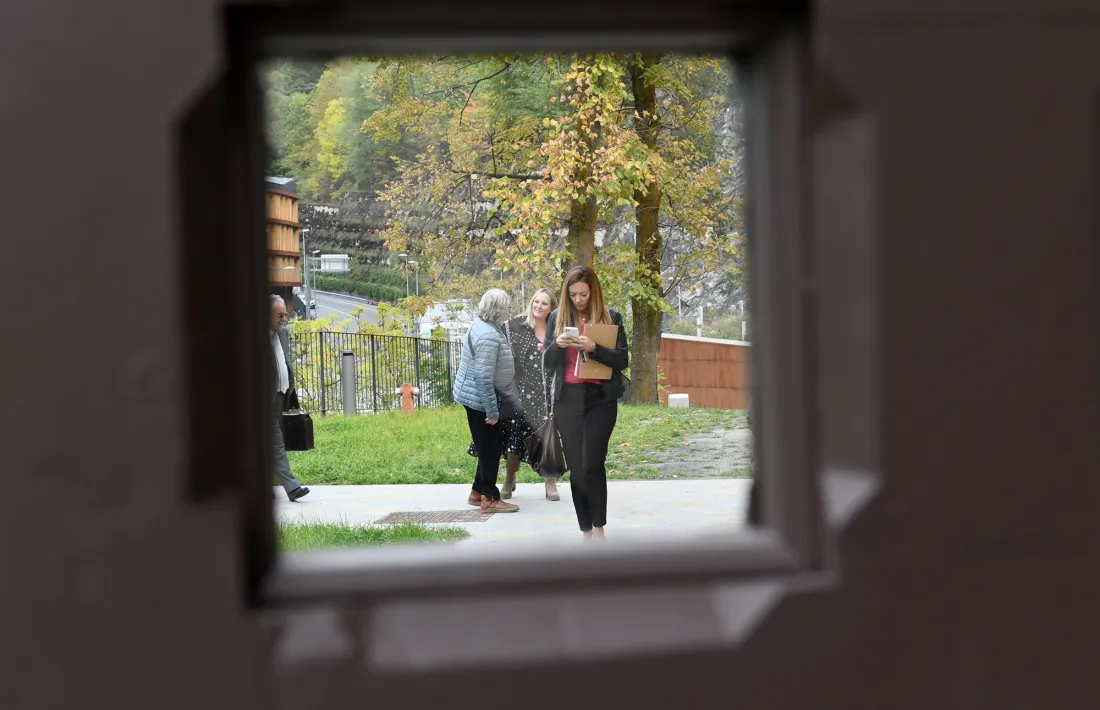 El model d'habitatge enfronta associacions i Govern.