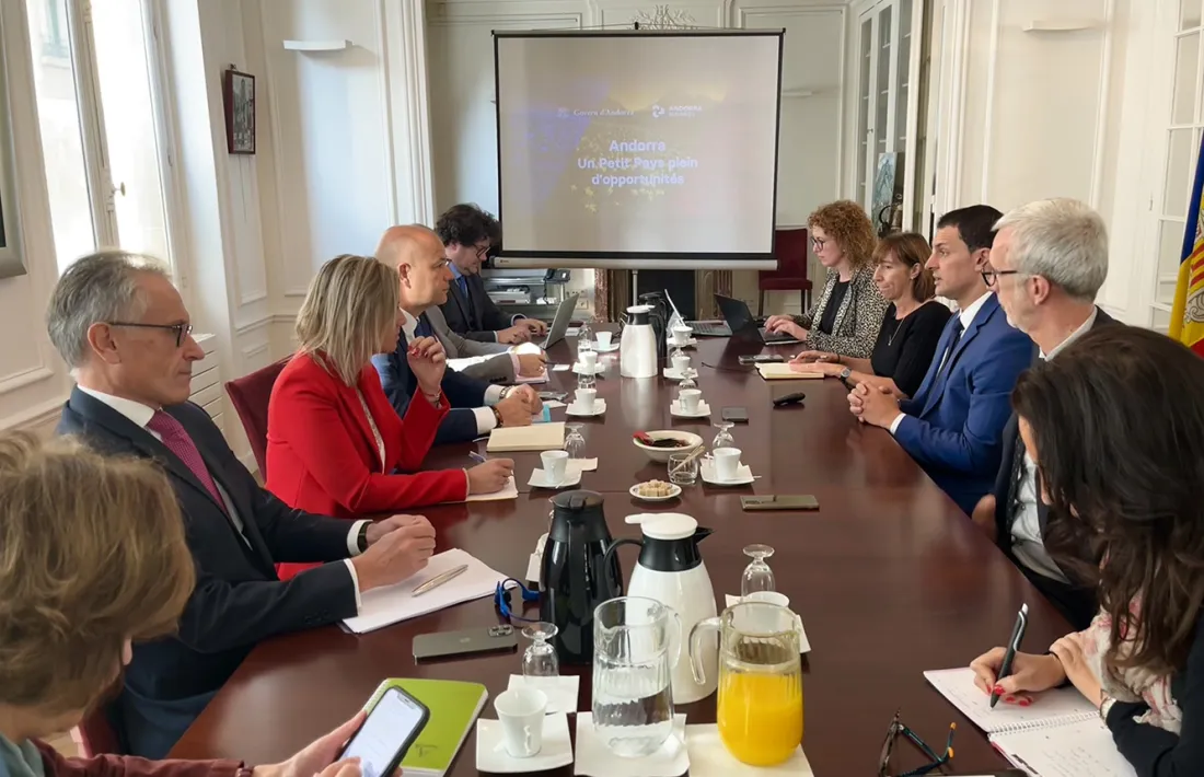 Una de les reunions mantingudes pel ministre de Presidència, Economia i Empresa, Jordi Gallardo.