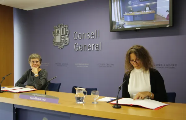 p._08_baix_vela_i_salazar_esmene_llei_prof_titulades_ps