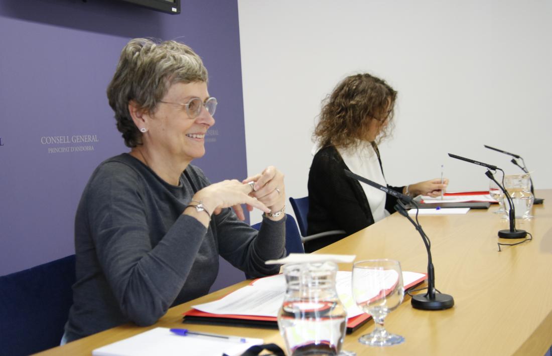 La consellera general del PS Susanna Vela amb la seva companya, Judith Salazar.