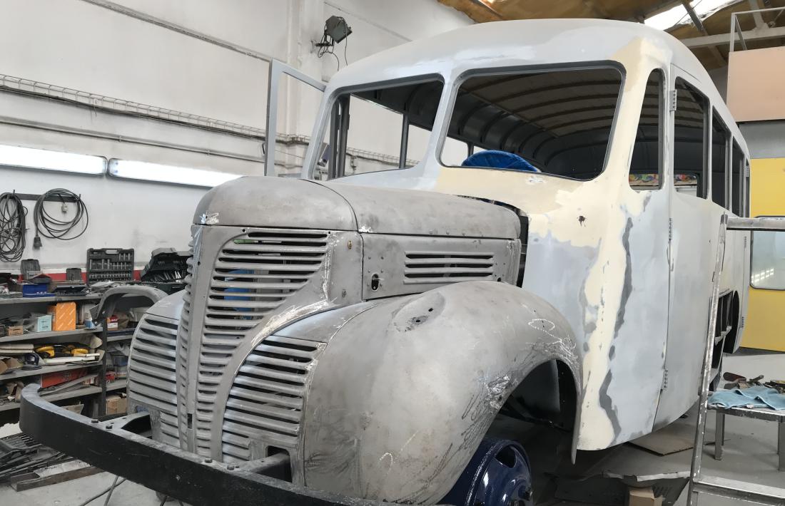El Fargo, la setmana passada al taller Catalunya de la Comella. La carrosseria ja està a punt per rebre la capa de pintura.
