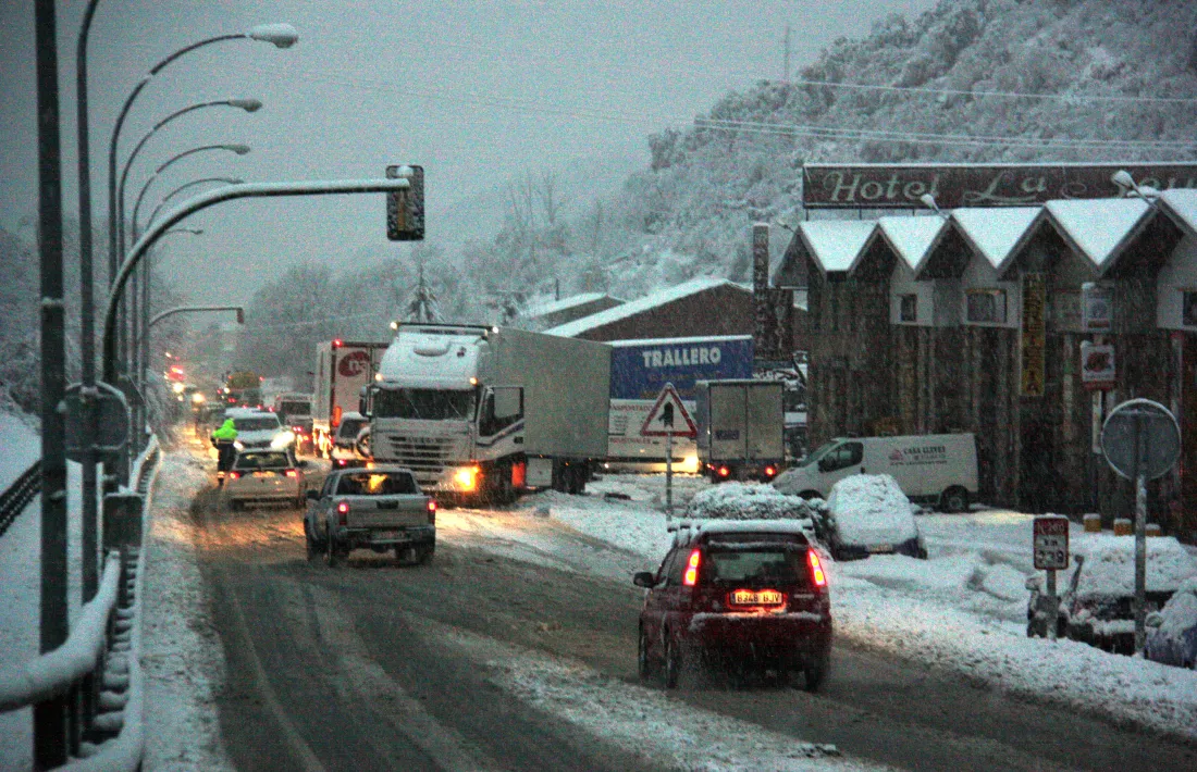 La N-260 a Castellciutat, en una imatge del passat hivern. 