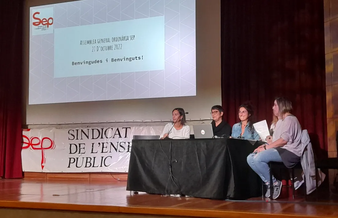 Un moment de l’assemblea, ahir al vespre.