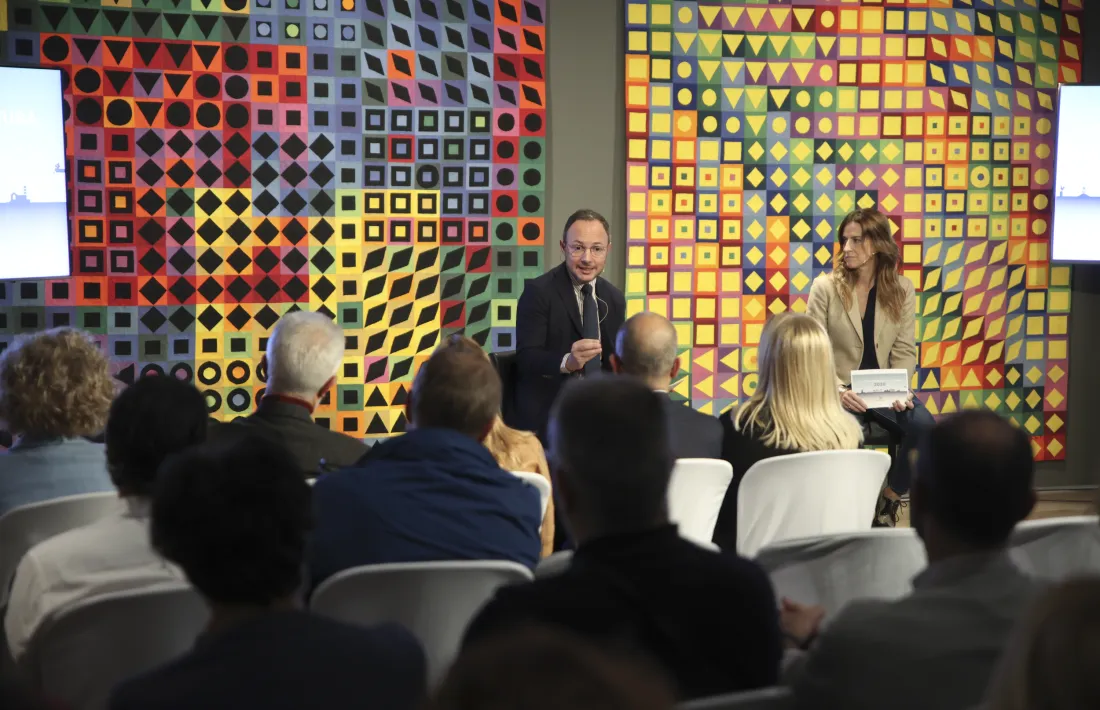 El cap de Govern i la ministra de Cultura van presentar ahir el Pla Estratègic a mig centenar d’actors culturals al Parc Central.