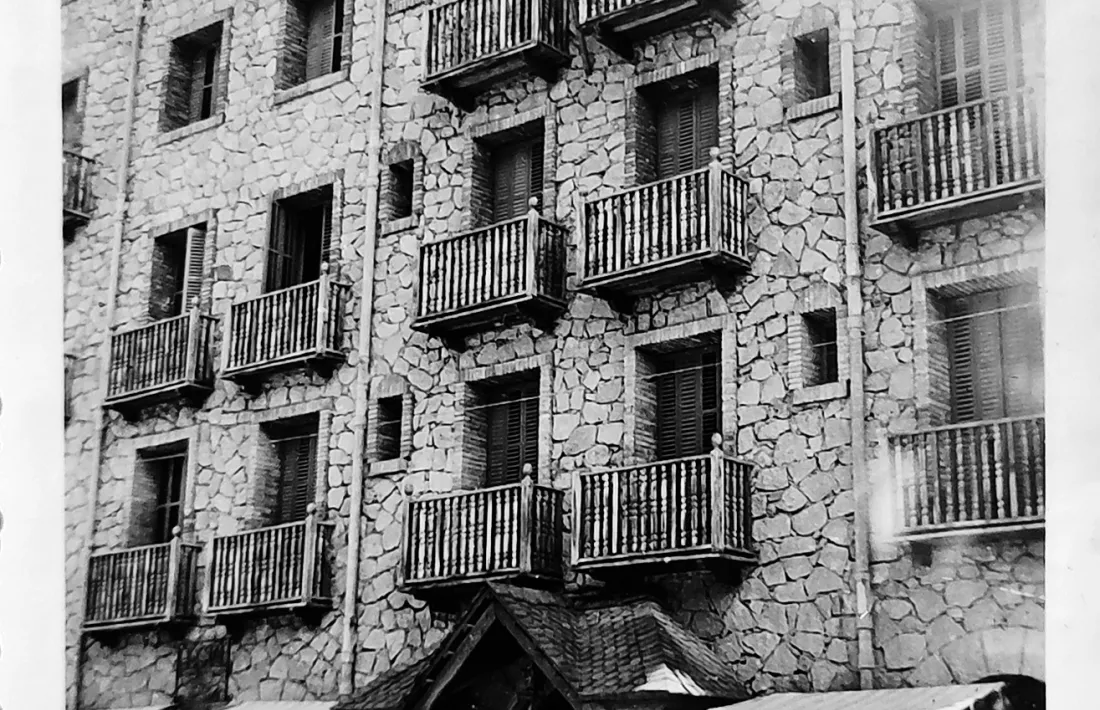 El Valira, “luxos hotel que ens oferia repos amb bones cambres de coqueto especta”.