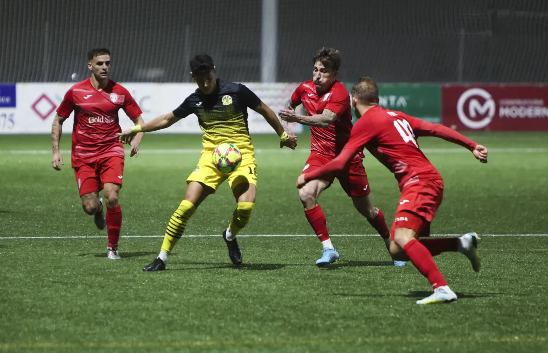 La UE Santa Coloma es va endur el derbi colomenc i ja és segon.