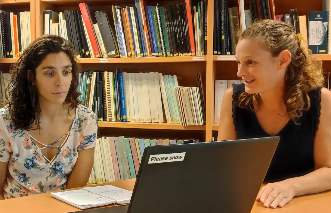 Anna Albalat i Laura Trapero a la seu de l’AR+I a Sant Julià de Lòria.