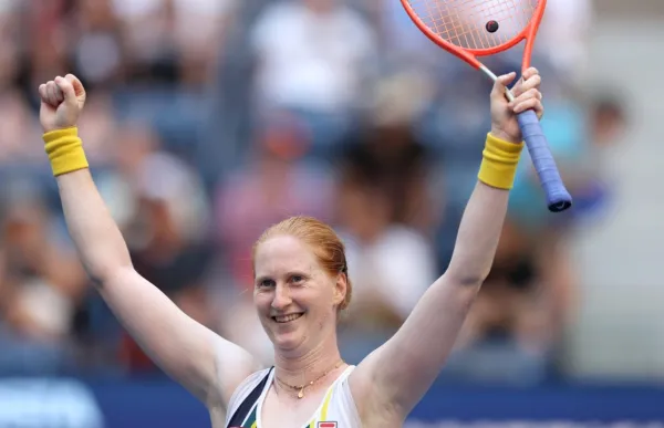 p._29_alison_van_uytvanc_tennis