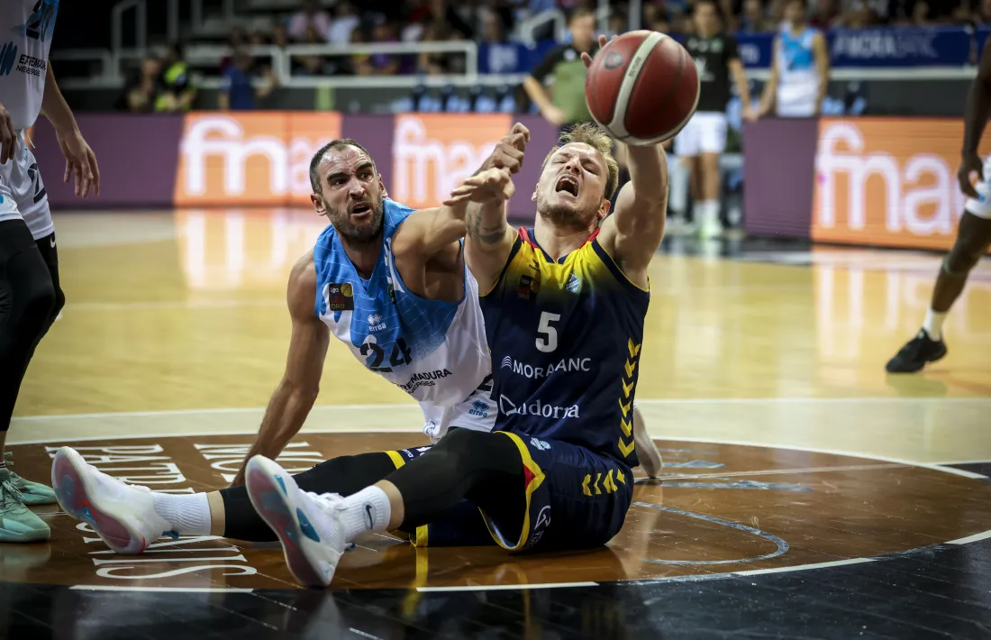 Rafa Luz estarà tres mesos de baixa.