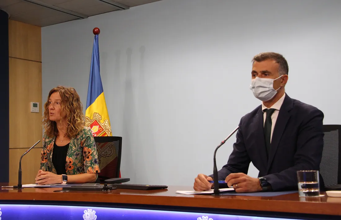 La ministra de Medi Ambient, Agricultura i Sostenibilitat, Sílvia Calvó, i el secretari d'Estat de Medi Ambient, Marc Rossell.