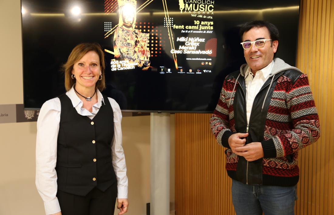La cònsol menor, Mireia Codina i el mossèn Pepe Chisvert en la presentació del Festival d'enguany.
