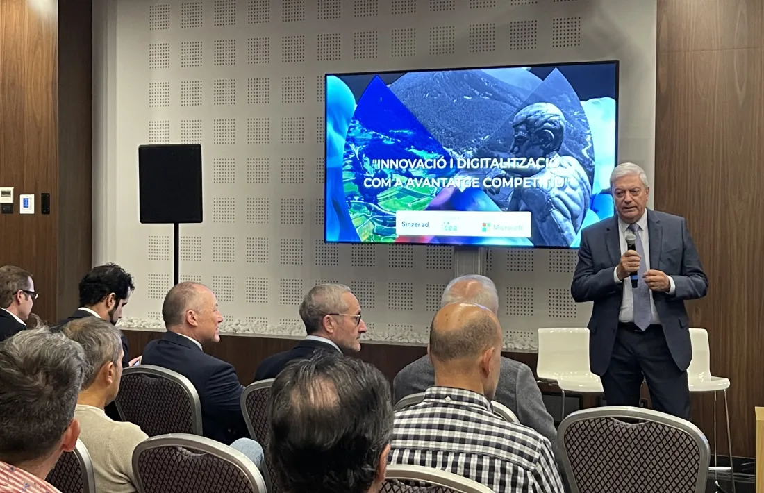 El president de la CEA, Gerard Cadena, durant la jornada sobre digitalització.