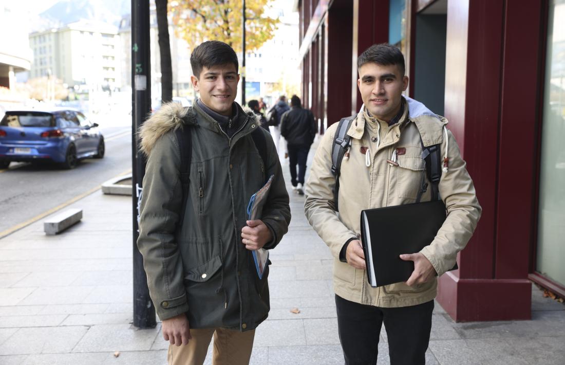 Joaquín i Cristian són dos temporers que cerquen feina aquests dies.