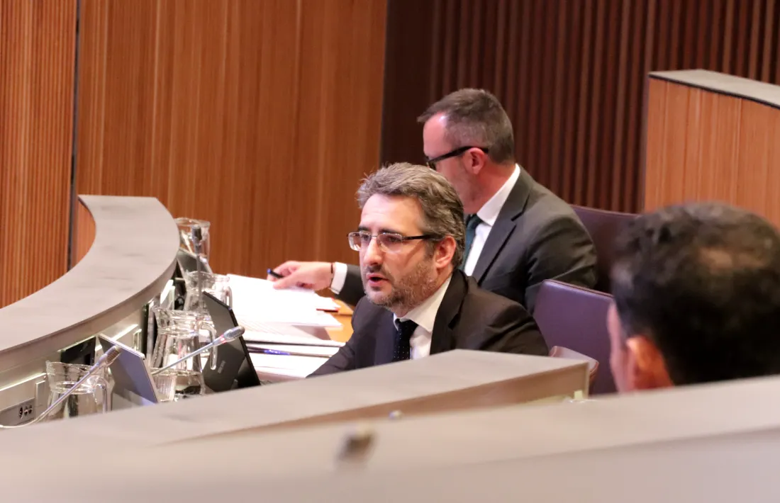 El ministre de Finances, Eric Jover, en una de les seves intervencions en la sessió de control a l’executiu al Consell General.