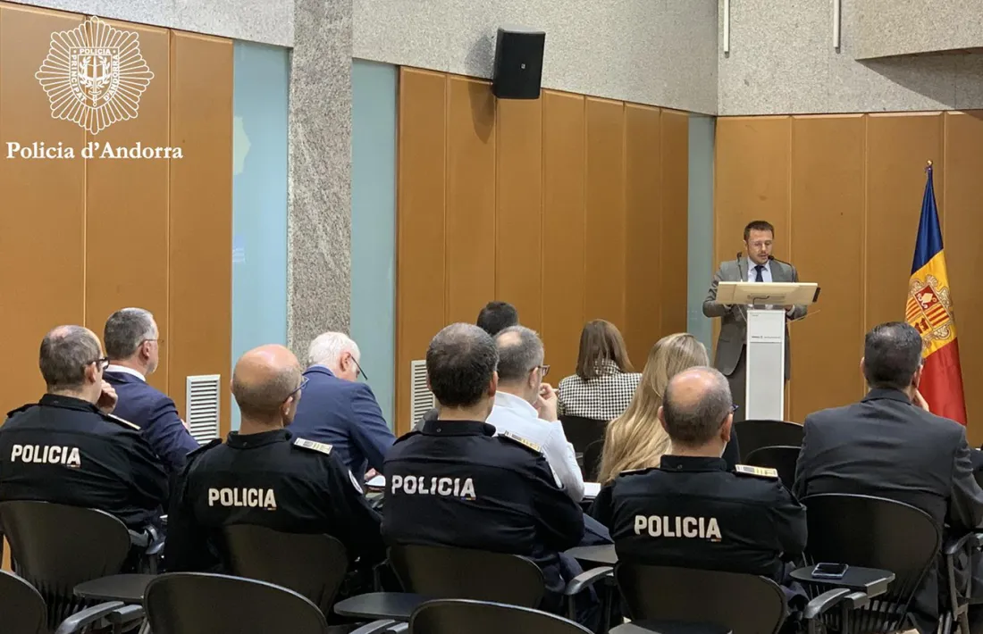 El secretari d’Estat de Justícia i Interior, Joan Antoni León, ha donat inici a la formació.