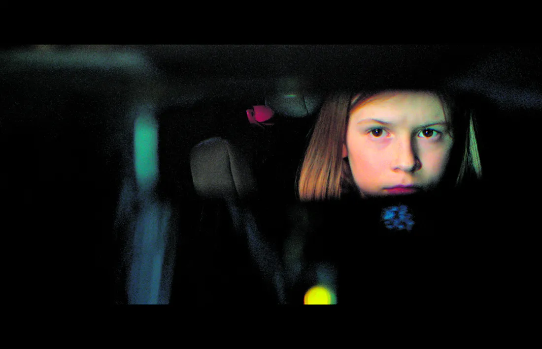 La nena Laia Valle encarna Joe, la filla que Roger Casamajor es passa tota la pel·lícula buscant.