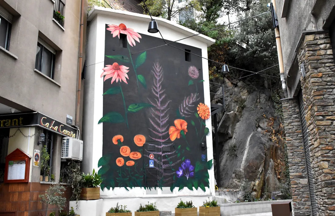 El nou mural que es pot veure al carrer de la Llacuna.