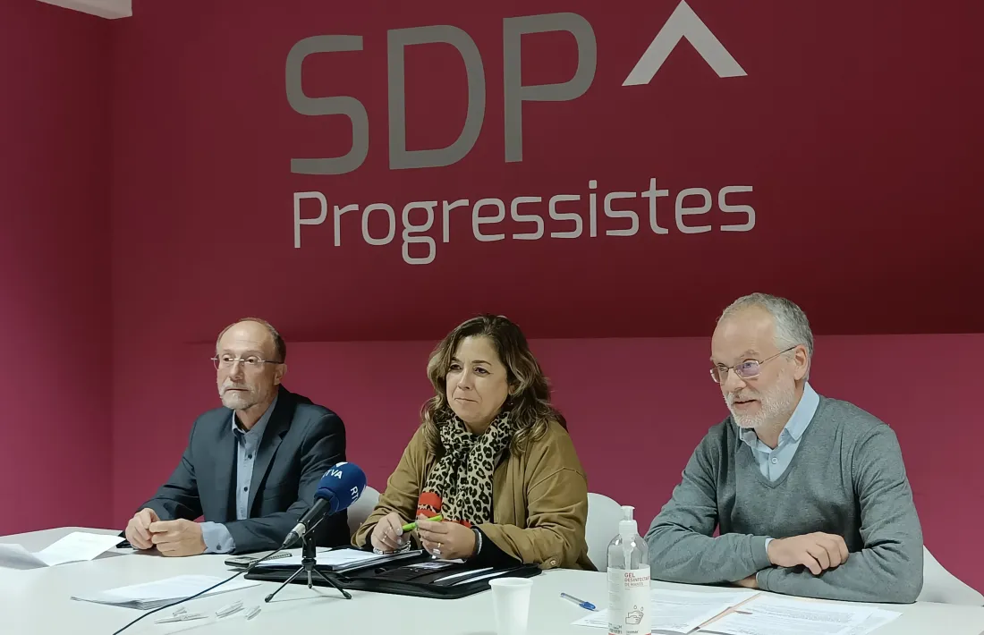 Víctor Naudi, Elisabet Zoppetti i Josep Roig en la roda de premsa d'aquesta tarda.